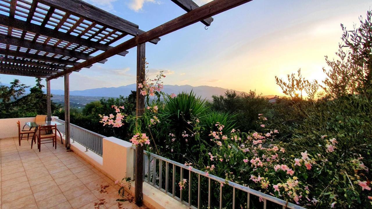 Alpha House Hotel Plaka  Exterior photo